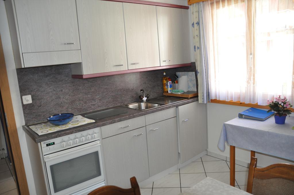 Apartmenthaus Holiday Saas Fee Quarto foto