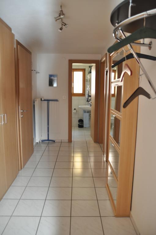 Apartmenthaus Holiday Saas Fee Quarto foto
